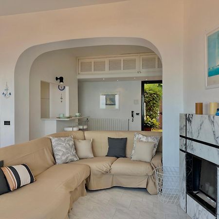 Porto Santo Stefano Vista Mare + Parcheggio Gratuito Apartment Luaran gambar