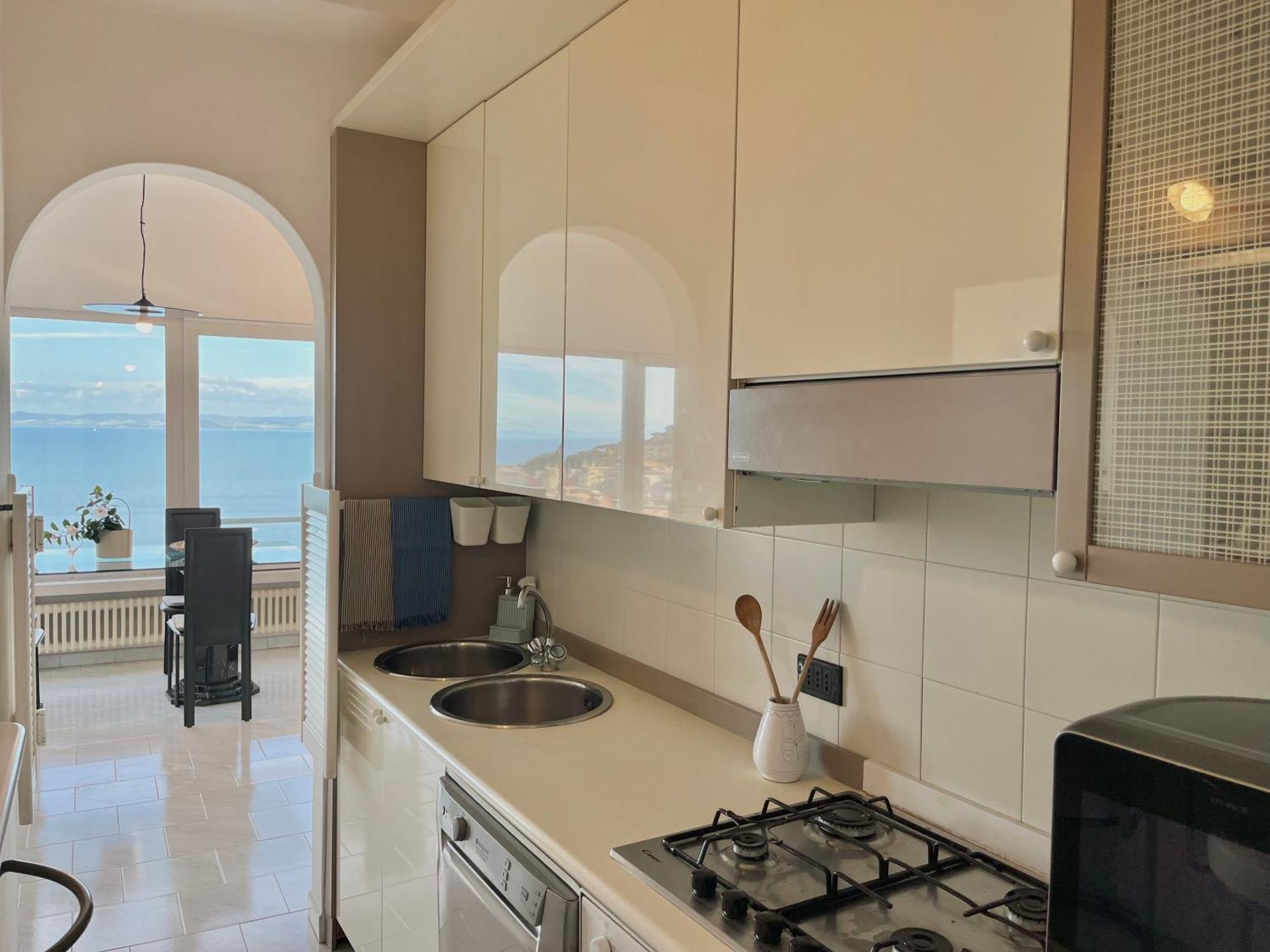Porto Santo Stefano Vista Mare + Parcheggio Gratuito Apartment Luaran gambar