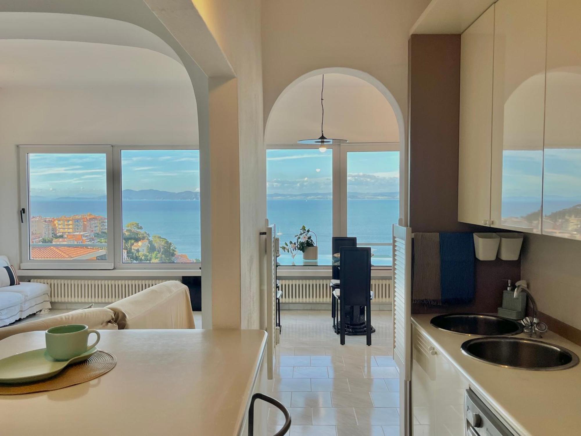 Porto Santo Stefano Vista Mare + Parcheggio Gratuito Apartment Luaran gambar